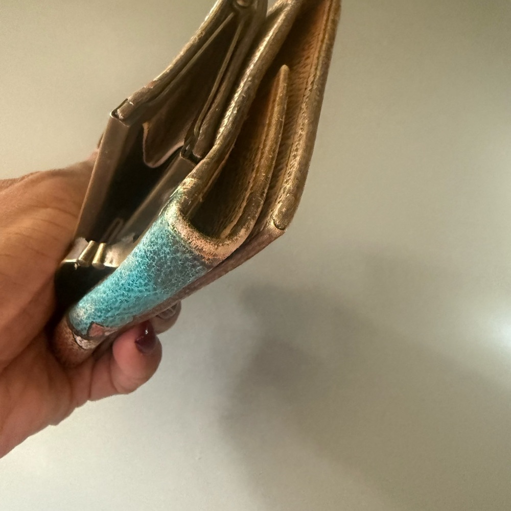 Anuschka Hand-Painted Leather Wallet – Martini Cocktail Design - Picture 8 of 11